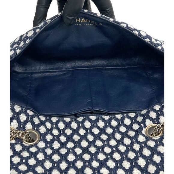 CHANEL Blue Tweed Chain Flap Bag C-A36451 - Picture 4 of 9